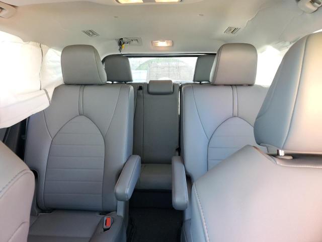 5TDGZRAHXMS082996 - 2021 TOYOTA HIGHLANDER XLE 银色 照片 10