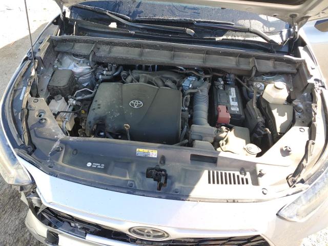 5TDGZRAHXMS082996 - 2021 TOYOTA HIGHLANDER XLE 银色 照片 12