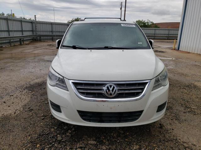 2V4RW3DG5BR659527 - 2011 VOLKSWAGEN ROUTAN SE WHITE photo 5