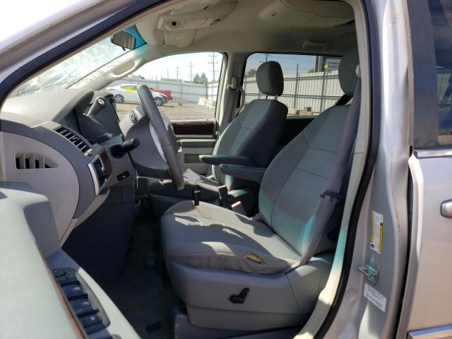 2A4RR5D17AR245554 - 2010 CHRYSLER TOWN & COU TOURING SILVER photo 7