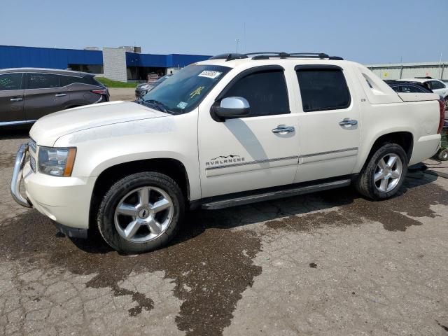 3GNTKGE76CG134993 - 2012 CHEVROLET AVALANCHE LTZ WHITE photo 1