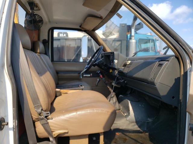 1GBM7H1C9XJ105049 - 1999 CHEVROLET C-SERIES C7H042 WHITE photo 5