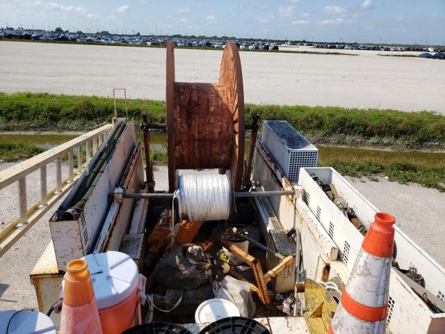 1GBM7H1C9XJ105049 - 1999 CHEVROLET C-SERIES C7H042 WHITE photo 6