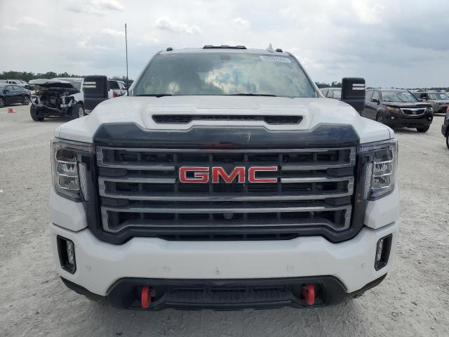 1GT49PEY0NF228566 - 2022 GMC SIERRA K2500 AT4 WHITE photo 5