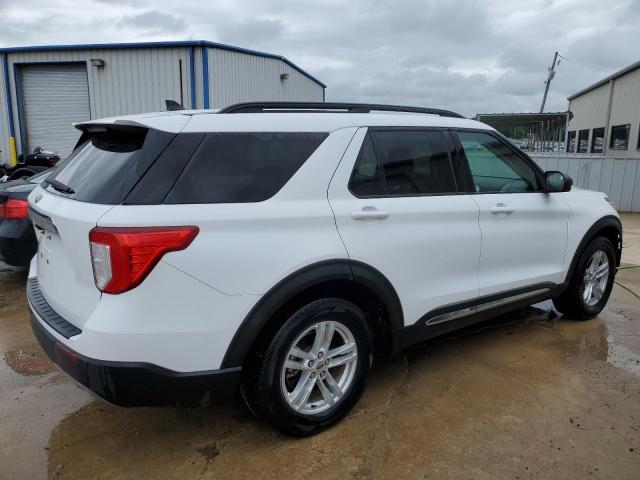 1FMSK7DH8NGA50781 - 2022 FORD EXPLORER XLT WHITE photo 3