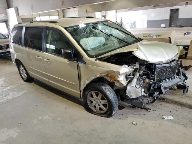 2A4RR2D10AR436750 - 2010 CHRYSLER TOWN & COU LX GOLD photo 4