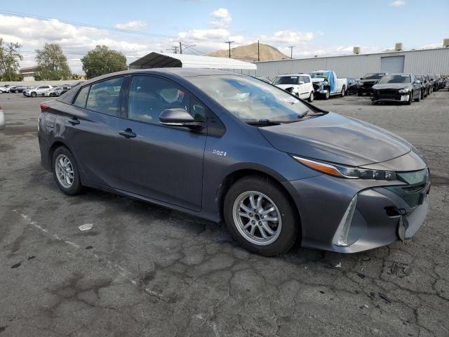 JTDKARFP9H3046497 - 2017 TOYOTA PRIUS PRIM GRAY photo 4