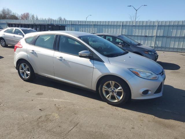 1FADP3K24EL164327 - 2014 FORD FOCUS SE GRAY photo 4