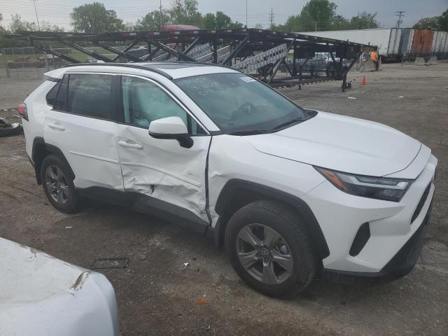 2T3P1RFV0RC399635 - 2024 TOYOTA RAV4 XLE WHITE photo 4