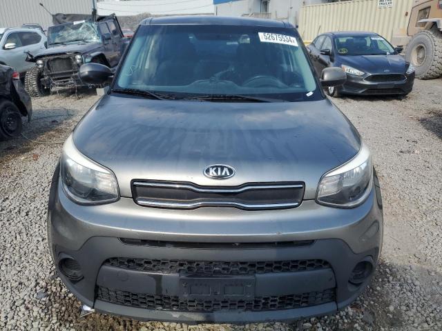 KNDJN2A20H7438974 - 2017 KIA SOUL GRAY photo 5