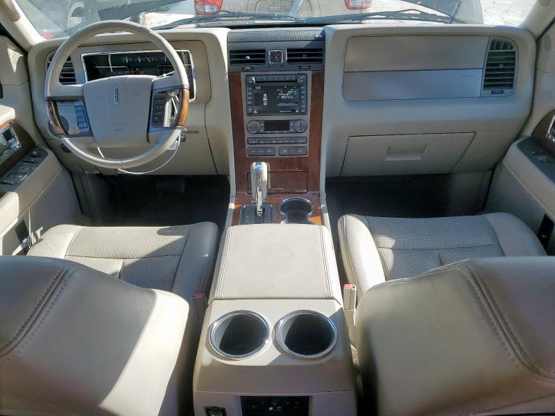 5LMJJ2H50DEL03164 - 2013 LINCOLN NAVIGATOR BLACK photo 8