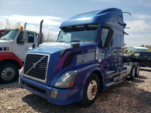 4V4NC9EH0DN143768 - 2013 VOLVO VN VNL BLUE photo 2