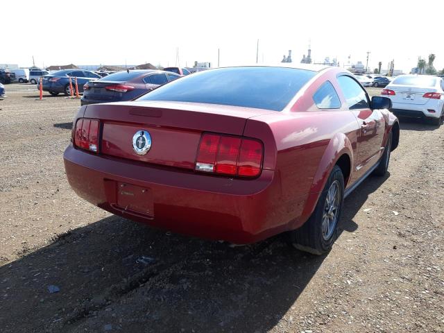 1ZVFT80NX55173026 - 2005 FORD MUSTANG RED photo 4