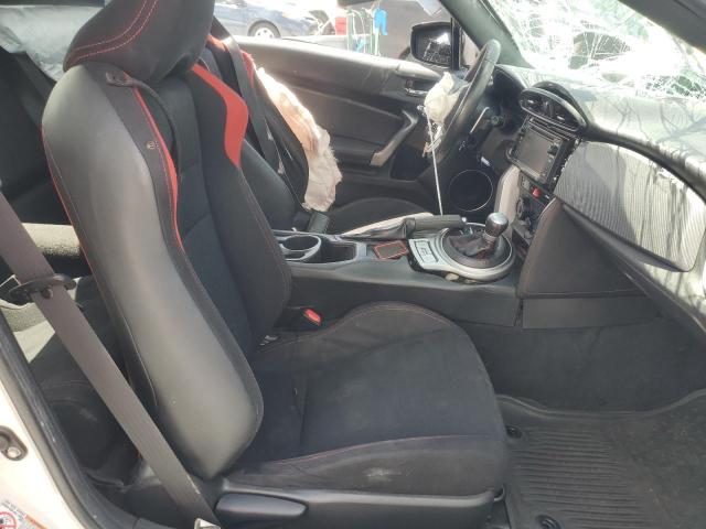 JF1ZNAA1XF8705667 - 2015 TOYOTA SCION FR-S WHITE photo 7