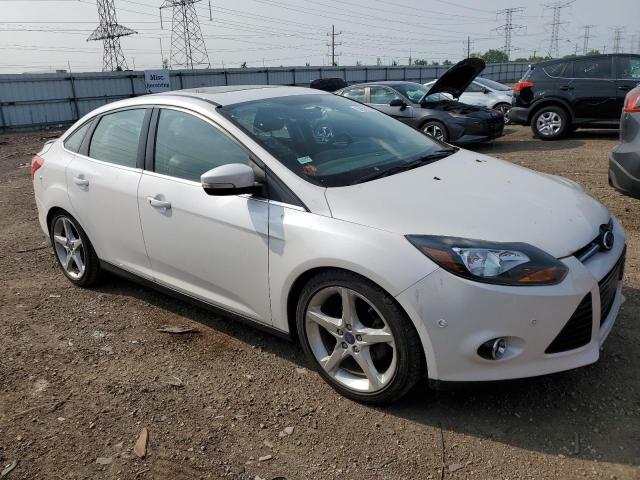 1FADP3J2XEL105252 - 2014 FORD FOCUS TITANIUM WHITE photo 4