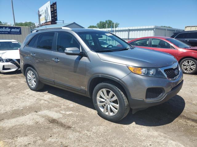 5XYKTDA28BG176380 - 2011 KIA SORENTO BASE SILVER photo 4