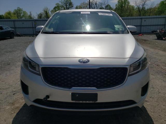 KNDMB5C12G6187908 - 2016 KIA SEDONA LX SILVER photo 5