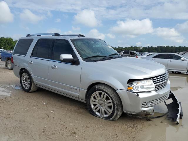 5LMJJ2H57BEJ00642 - 2011 LINCOLN NAVIGATOR ვერცხლისფერი ფოტო 4