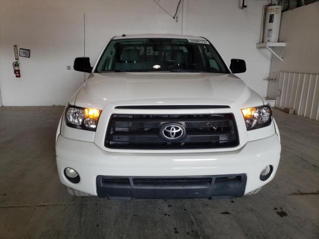 5TFRY5F19BX108012 - 2011 TOYOTA TUNDRA DOUBLE CAB SR5 WHITE photo 5