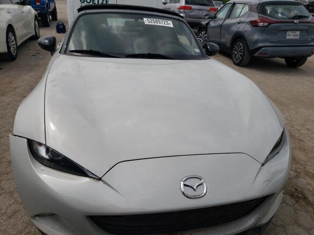 JM1NDAB77H0120013 - 2017 MAZDA MX-5 MIATA SPORT WHITE photo 5