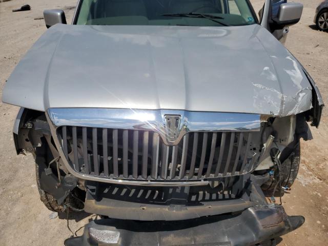 5LMFU27R94LJ07818 - 2004 LINCOLN NAVIGATOR ვერცხლისფერი ფოტო 11