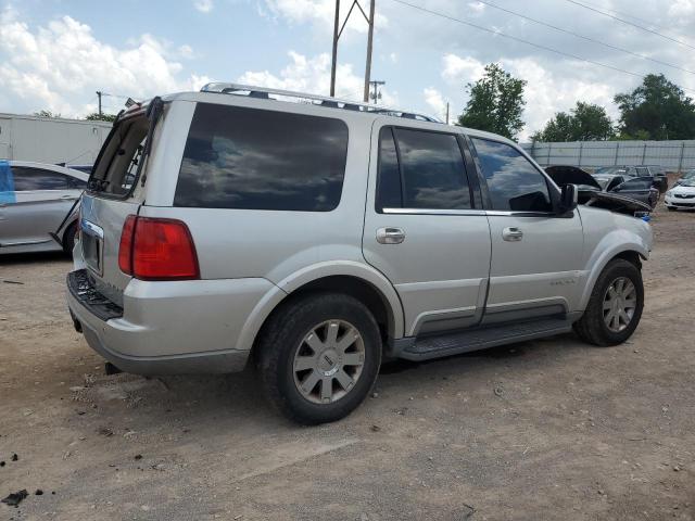5LMFU27R94LJ07818 - 2004 LINCOLN NAVIGATOR ვერცხლისფერი ფოტო 3