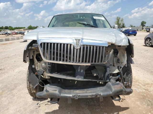 5LMFU27R94LJ07818 - 2004 LINCOLN NAVIGATOR ვერცხლისფერი ფოტო 5