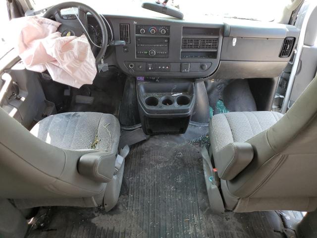 1GCWGBFP1J1327220 - 2018 CHEVROLET EXPRESS G2 WHITE photo 8