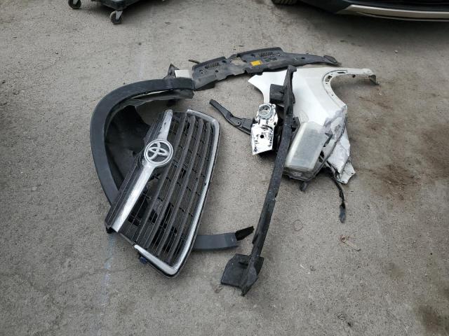 5TDKKRFH9GS151205 - 2016 TOYOTA HIGHLANDER XLE WHITE photo 12