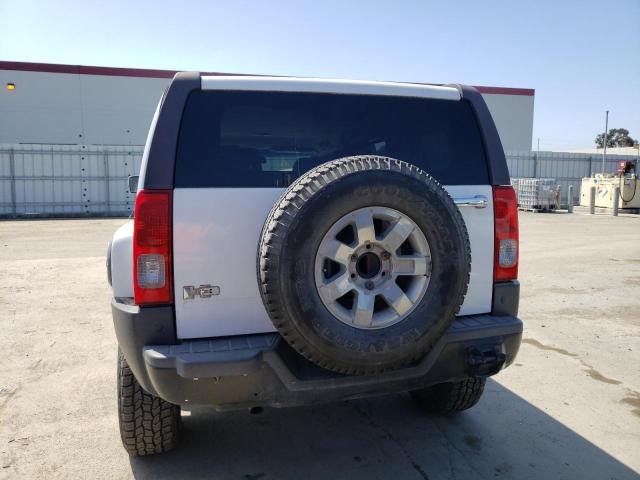 5GTDN136268143608 - 2006 HUMMER H3 WHITE photo 6