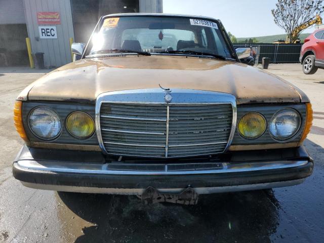 WDBAB33A5EA118940 - 1984 MERCEDES-BENZ 300 DT GOLD photo 5