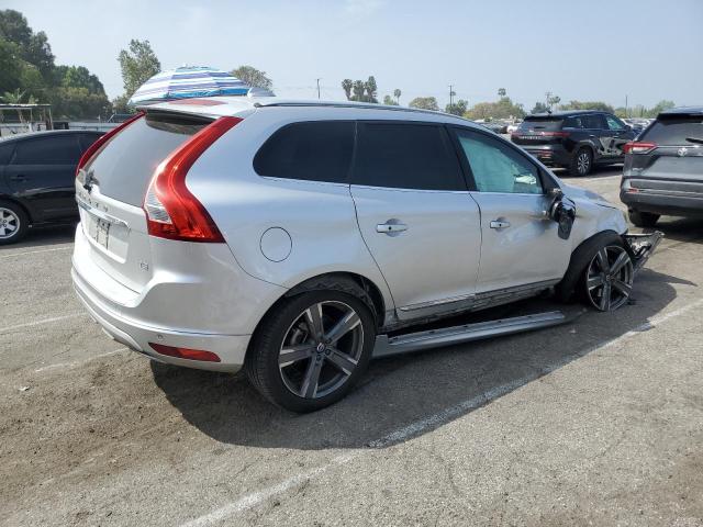 YV440MDR0H2087896 - 2017 VOLVO XC60 T5 DYNAMIC ვერცხლისფერი ფოტო 3