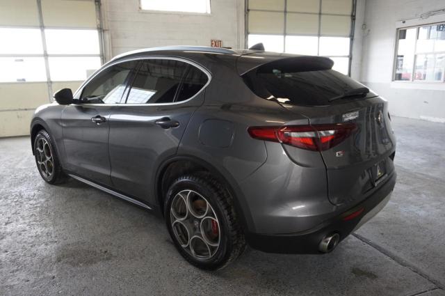 ZASFAKANXJ7B83288 - 2018 ALFA ROMEO STELVIO SILVER photo 3