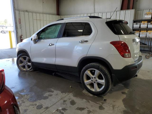 KL7CJTSB8FB170658 - 2015 CHEVROLET TRAX LTZ WHITE photo 2