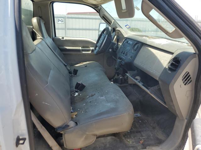 1FDAF56Y18EE40560 - 2008 FORD F550 SUPER DUTY WHITE photo 5