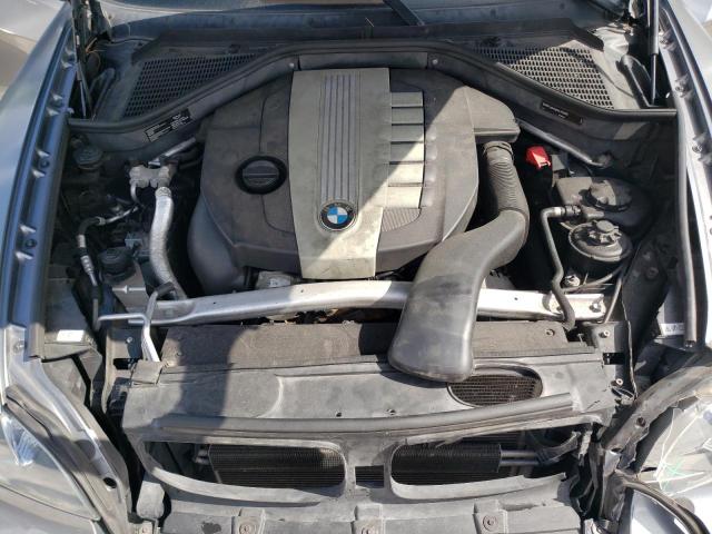 5UXZW0C50CL667066 - 2012 BMW X5 XDRIVE35D SILVER photo 12