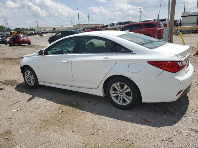 5NPEB4AC7EH875439 - 2014 HYUNDAI SONATA GLS WHITE photo 2