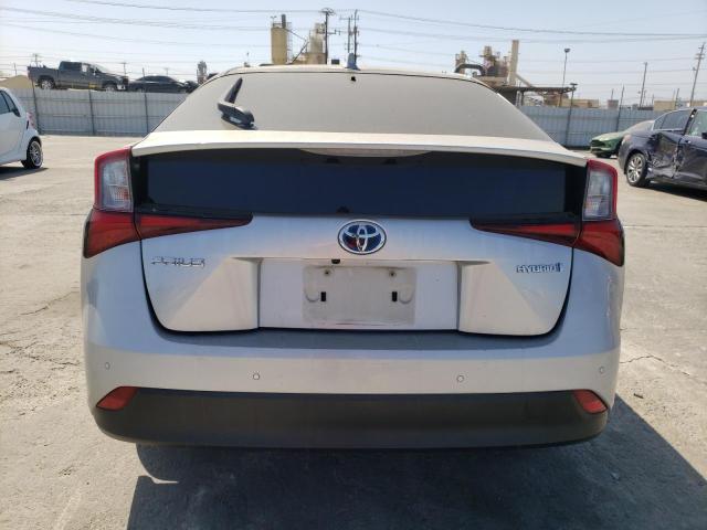 JTDKARFU0L3124177 - 2020 TOYOTA PRIUS L SILVER photo 6