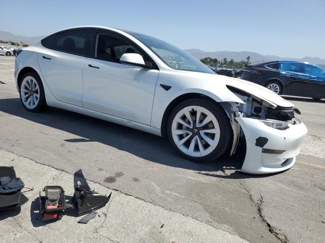 5YJ3E1EB5MF868954 - 2021 TESLA MODEL 3 أبيض صورة 4