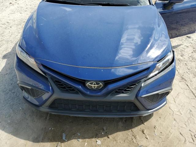 4T1G11AK7PU173983 - 2023 TOYOTA CAMRY SE NIGHT SHADE BLUE photo 11