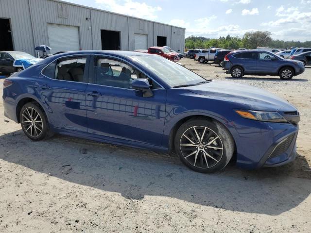 4T1G11AK7PU173983 - 2023 TOYOTA CAMRY SE NIGHT SHADE BLUE photo 4