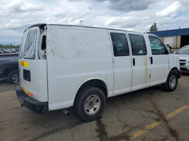 1GCWGFCF7F1211899 - 2015 CHEVROLET EXPRESS G2 WHITE photo 3