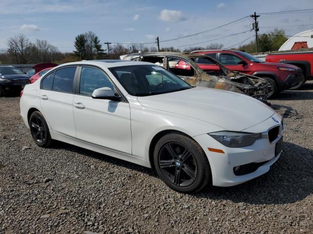 WBA3C3C5XDF980169 - 2013 BMW 320 I XDRIVE WHITE photo 4