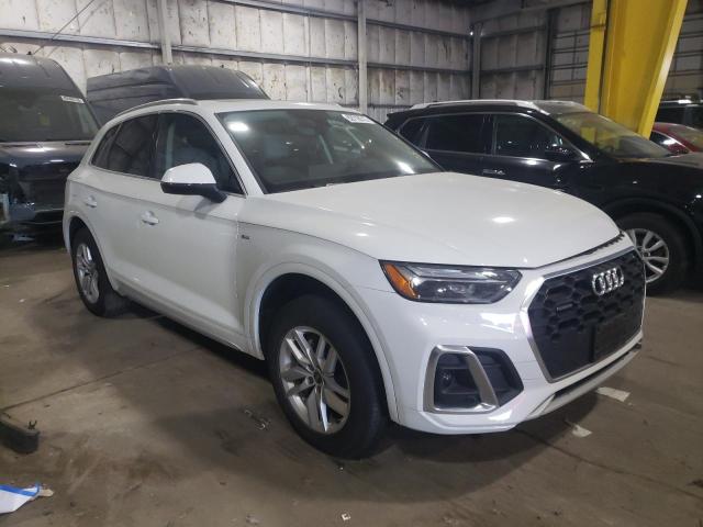 WA1GAAFY9N2053154 - 2022 AUDI Q5 PREMIUM 45 WHITE photo 4