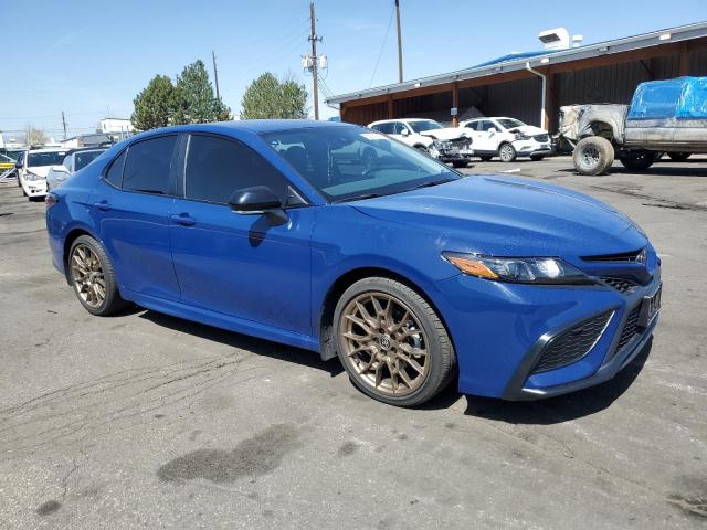 4T1G11BK7RU125840 - 2024 TOYOTA CAMRY SE NIGHT SHADE BLUE photo 4