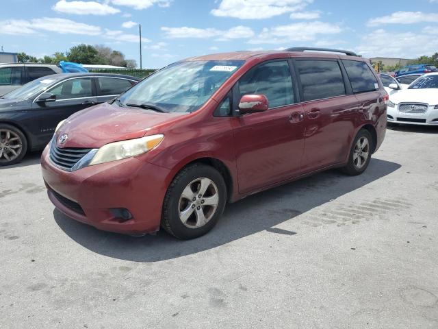 5TDKK3DC3DS313183 - 2013 TOYOTA SIENNA LE RED photo 1