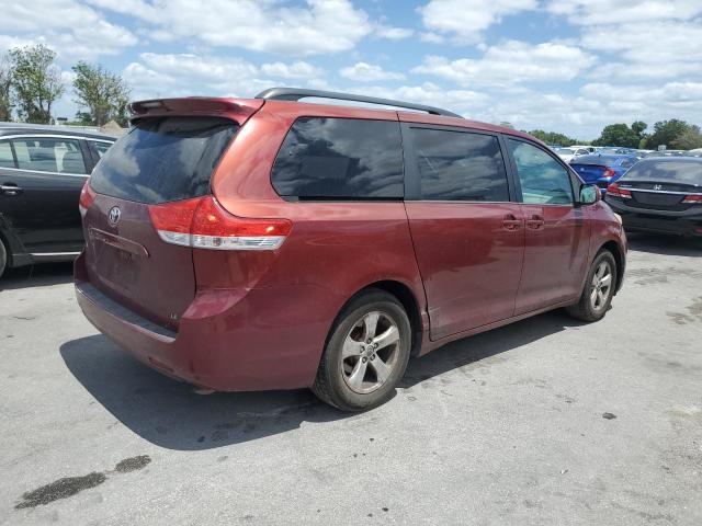 5TDKK3DC3DS313183 - 2013 TOYOTA SIENNA LE RED photo 3