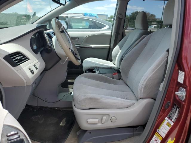 5TDKK3DC3DS313183 - 2013 TOYOTA SIENNA LE RED photo 7