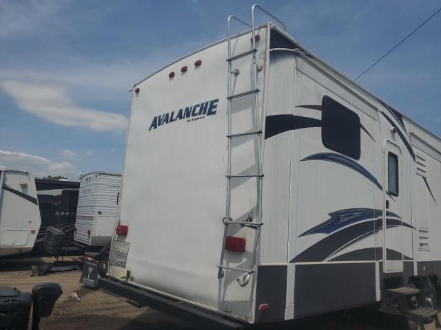 4YDF36021EE760340 - 2014 KEYSTONE AVALANCHE ორფეროვანი ფოტო 9