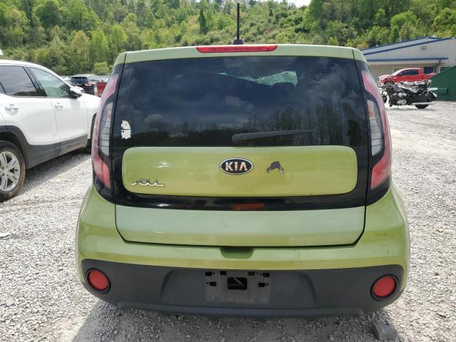 KNDJN2A29J7900552 - 2018 KIA SOUL GREEN photo 6